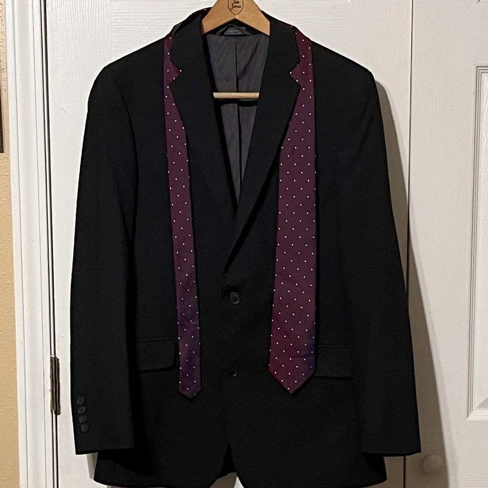 Madison Modern Fit Black Blazer with Burgundy Tie